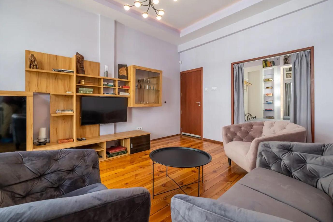 Charming 2Bdr Apartment In Historic Center With Parking София Екстериор снимка